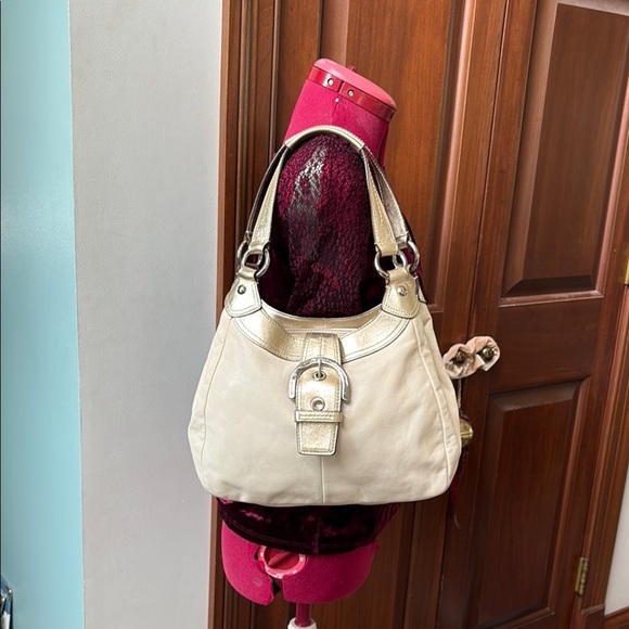 Coach F17219 Soho all leather/metallic shoulder bag ivory cream/gold 3 compart - Picture 3 of 17